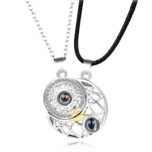COLLAR SOL Y LUNA CON 100 IDIOMAS